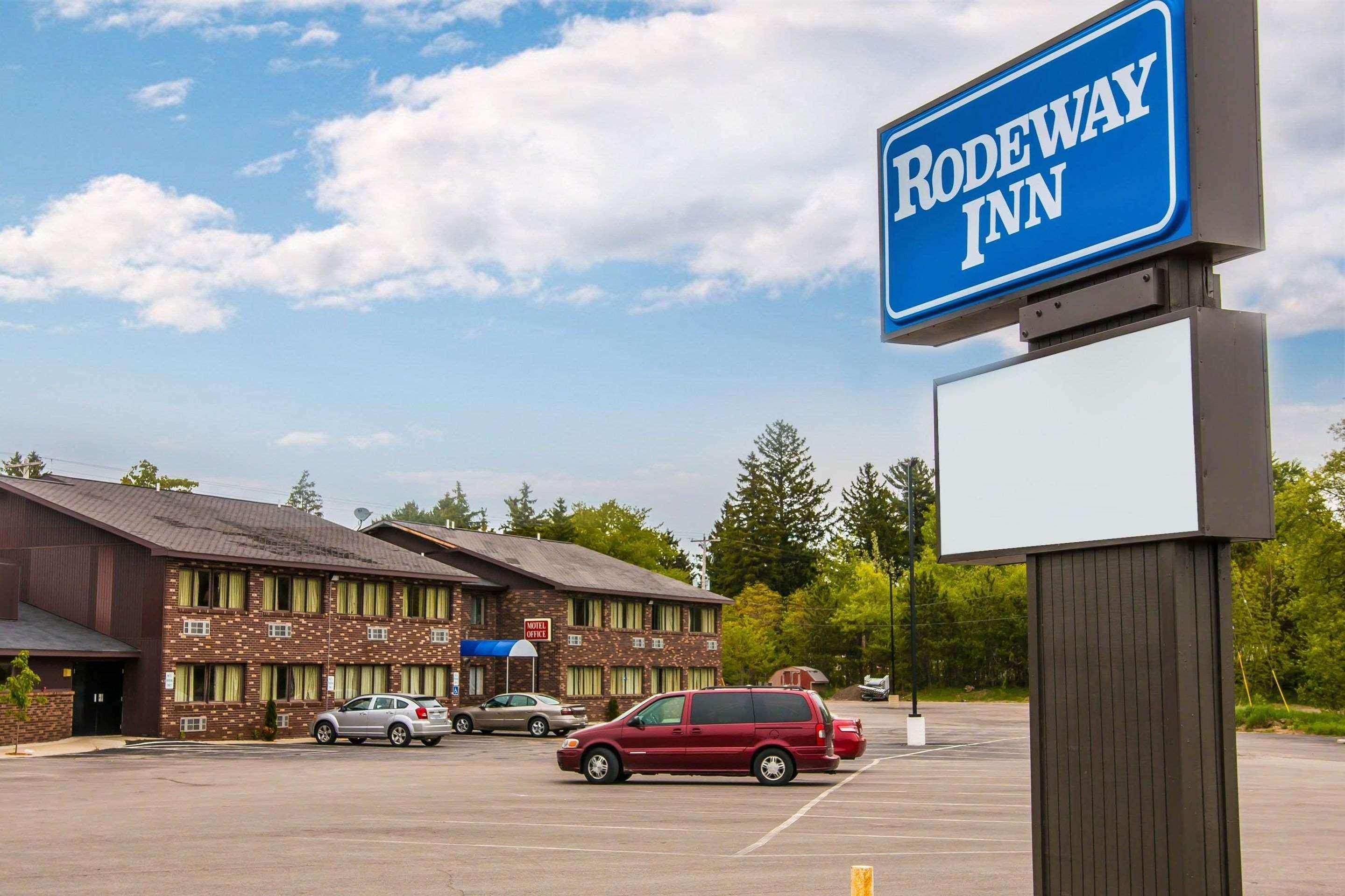 Rodeway Inn Muskegon Heights Exterior photo